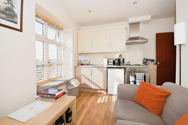 Flat 2 - Kitchen Living 02.Jpg