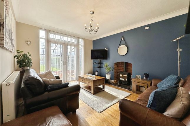 29, Meadow Road, Finchfield, Wolverhampton photo 3