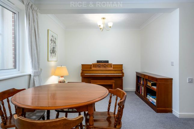 19 Greenwood Court, The Parade, Epsom photo 3