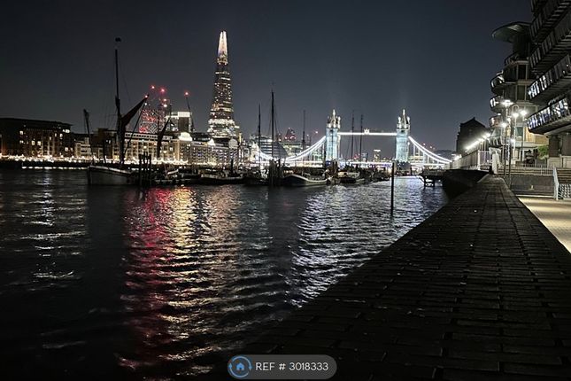 1-bed flat on Wapping High Street, London, £2,795/mo