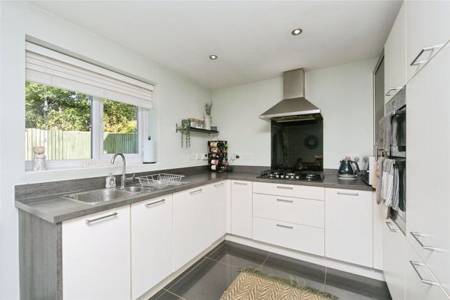 8, Llys Ywen, Conwy photo 4