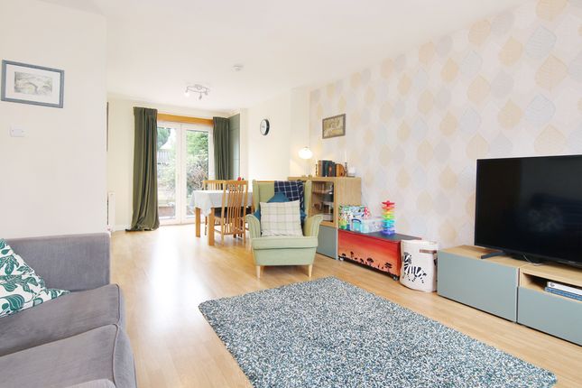 27, Gilmerton Dykes Place, Edinburgh photo 4