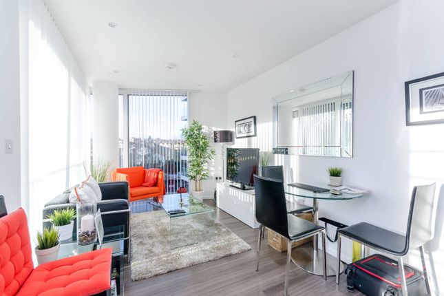 Thumbnail Flat to rent in Buckhold Road, Wandsworth, London
