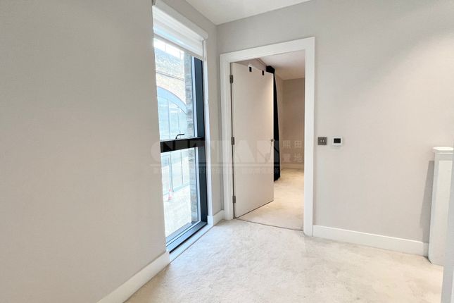 Flat to rent in Patcham Terrace, Battersea