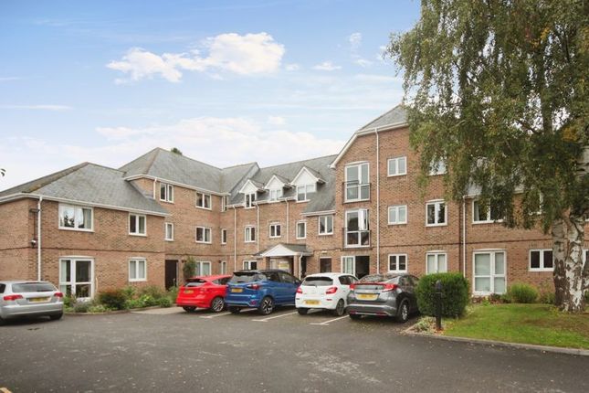 Flat for sale in Avongrove Court, Taunton