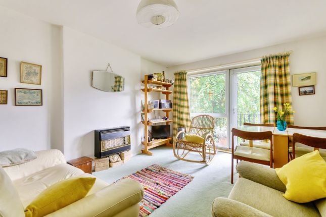 Flat for sale in Priory Court, Hitchin