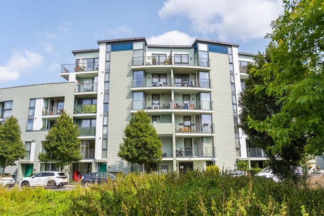 2-bed flat on Violet Court, Heybourne Crescent, London, £375,000