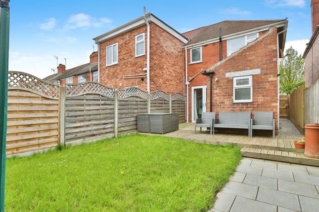 End terrace house for sale in Wold Road, Hull