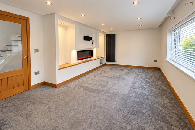 28, Heol Cleddau, Swansea photo 2