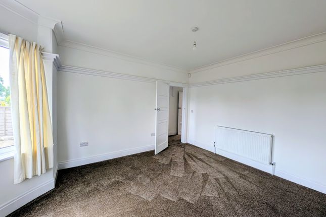 330, Horbury Road, West Yorkshire photo 4