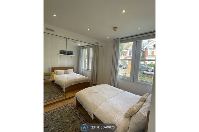 Flat, Clarendon Drive Putney, London photo 5