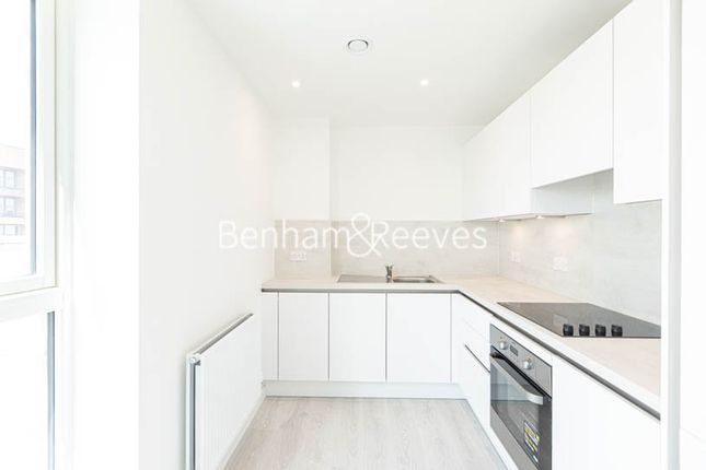 Flat to rent in East Acton Lane, Acton