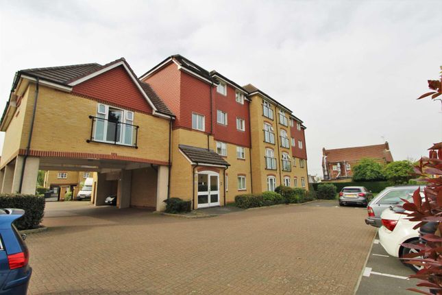 Thumbnail Flat to rent in Bower Way, Cippenham, Slough