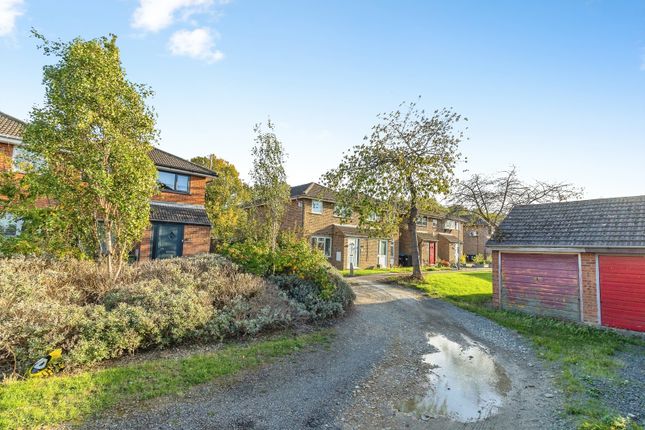60, Favell Drive, Milton Keynes photo 4