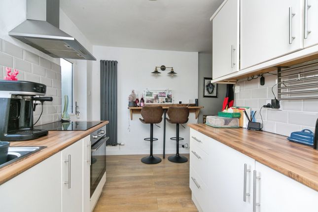 4, Fron Uchaf, Colwyn Bay photo 2