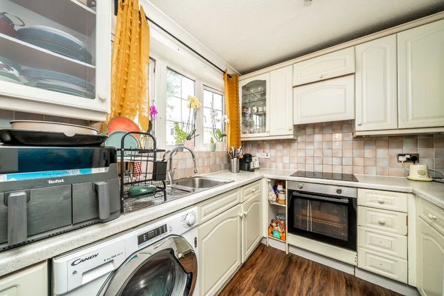 21, Regency Mews, Isleworth photo 4