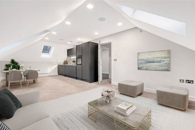 2 Bricklayers Court, 61 Hadham Road, Bishop photo 2