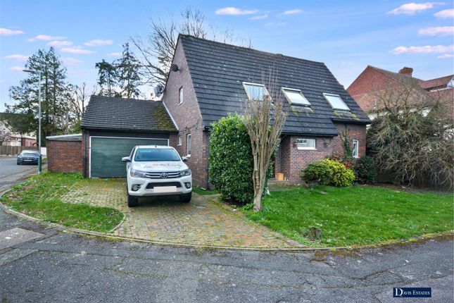 25 Freeman Way, Hornchurch photo 2