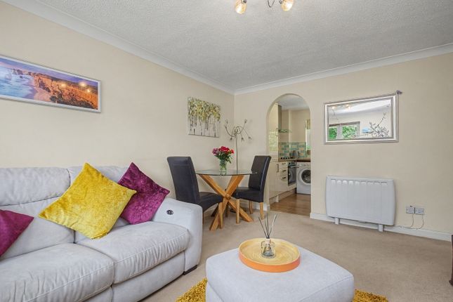 31, Kelham Hall Drive, Oxford photo 2