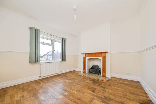 213, Coppins Road, Clacton-On-Sea photo 2