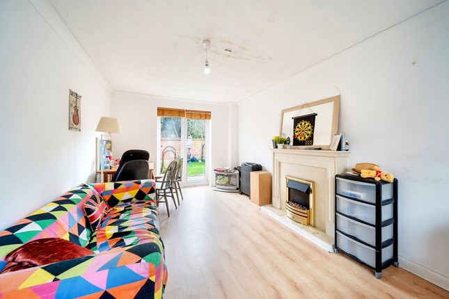 22, Hatcher Crescent, Colchester photo 2