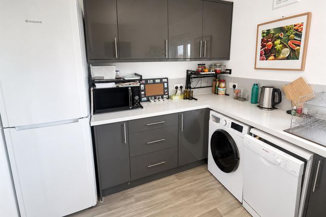 Flat 15, Whitecliffe Court, Gale Moor Avenue, Gosport photo 2