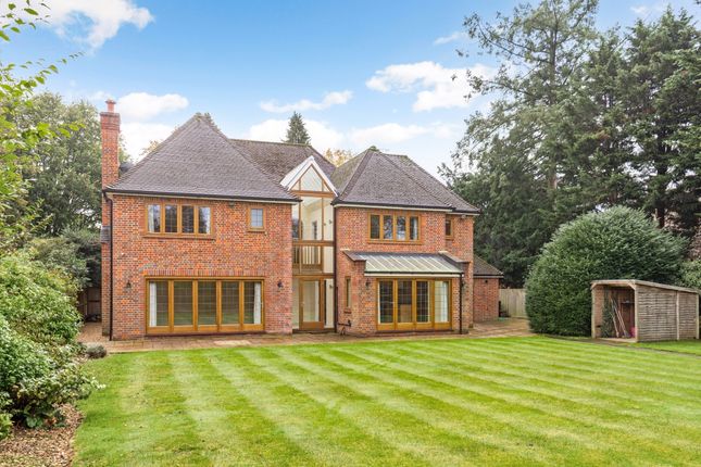 6 Vicarage Way 32...