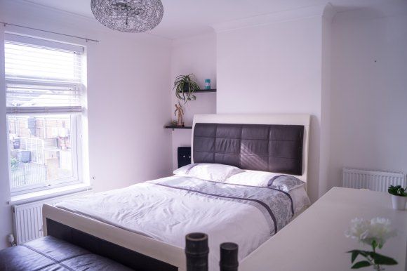 Thumbnail Shared accommodation to rent in Theodore Place, Gillingham, Medway