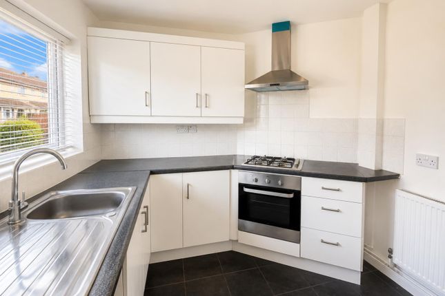2, Kirkstall Close, Walsall photo 3