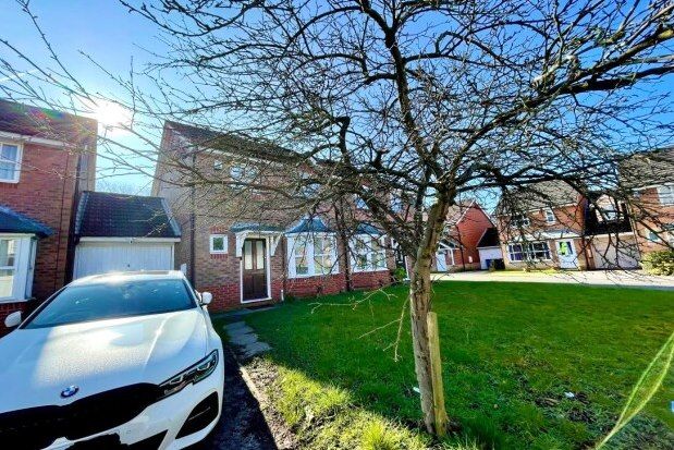 Property to rent in Caistor Close, Manchester