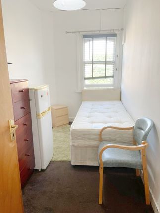 Room D, 128, Millfields Road, Hackney photo 2
