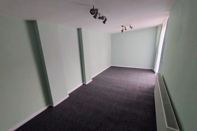 23, Hambrook Close, Wolverhampton photo 5