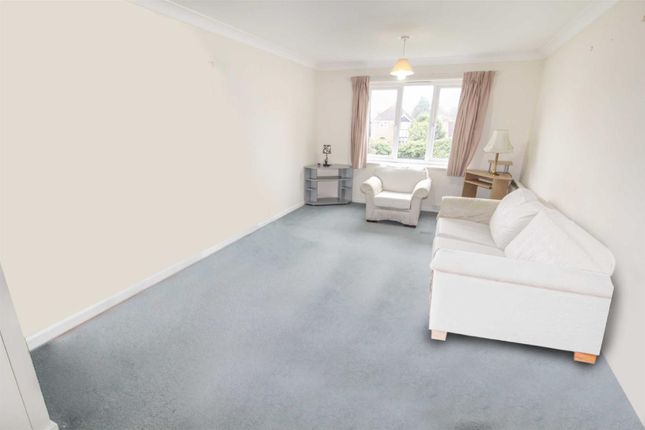 Flat for sale in Kinnaird Close, Slough