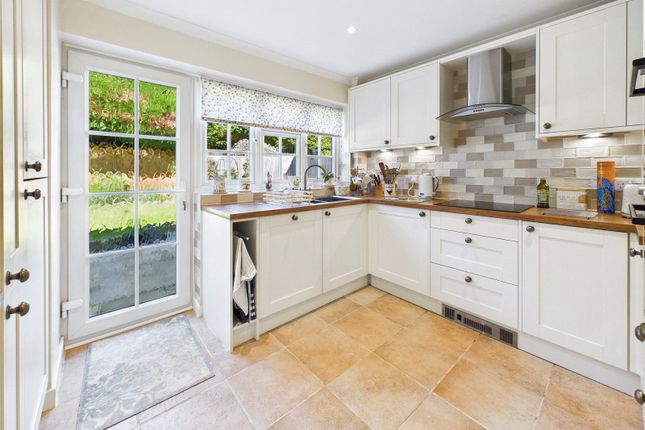 23, Ranulph Way, Chelmsford photo 3
