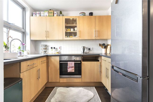 Flat 10, 58, Wilton Way, London photo 4