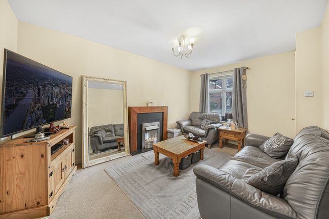 7, Clayshotts Drive, Witham photo 2