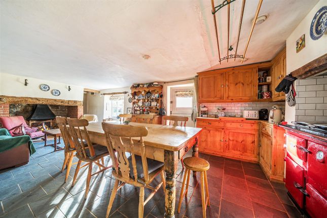 Dinhams Cottage, Taunton photo 4