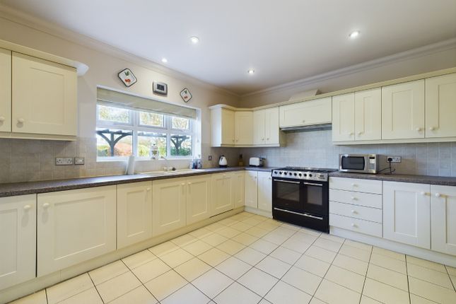 14, Belfry Lane, Northampton photo 4
