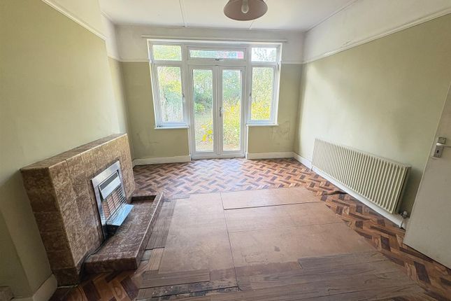 81, Lancaster Road, London photo 3