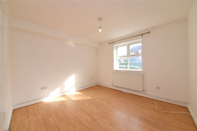 Flat for sale in Chase Road (Access Via Alexandra Court), Oakwood, Southgate