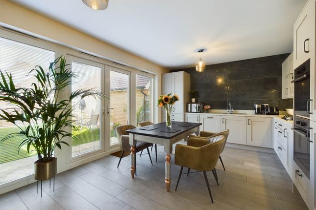 49, Medlar Street, Aylesbury photo 3