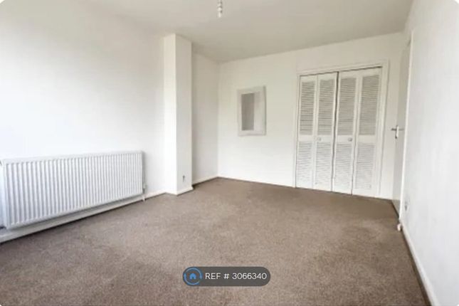 Flat, Ailantus Court Stonegrove, Edgware photo 5