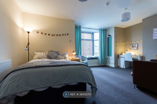 Huge En-Suite Bedroom