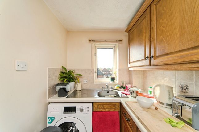 Flat 6, Dune House, 44, Broad Oak Close, East Sussex photo 4