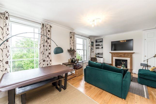 Flat to rent in Grafton Square, London