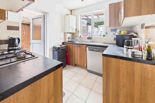 6, Courtlands Avenue, Berkshire photo 3