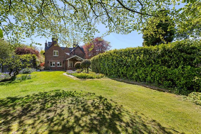 Nenthorne East Hammerwood Road, East Grinstead photo 4