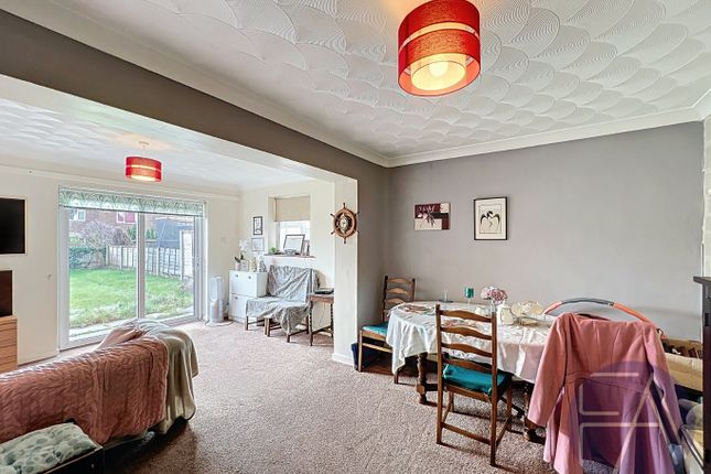 81, Gleneagles Drive, Southport photo 3