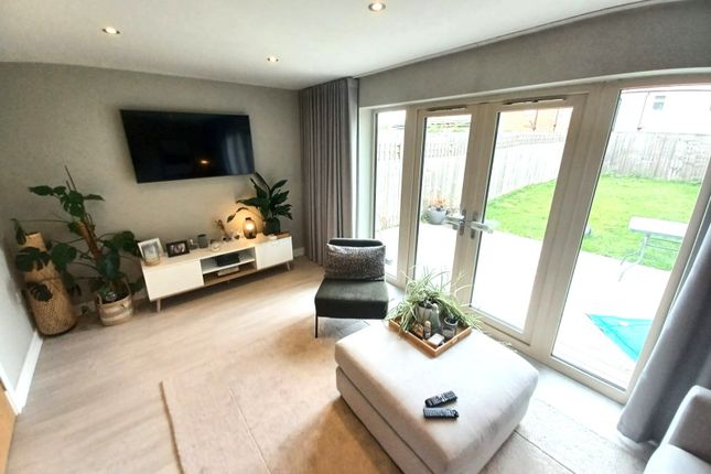 14, Chantrey Close, West Yorkshire photo 5