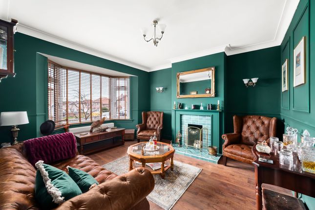27 Downie Park, Dundee photo 2